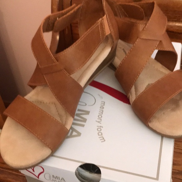 mia amore sandals